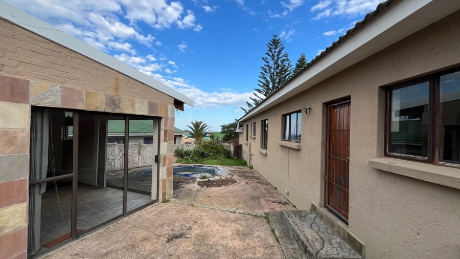 3 Bedroom Property for Sale in Dana Bay Western Cape
